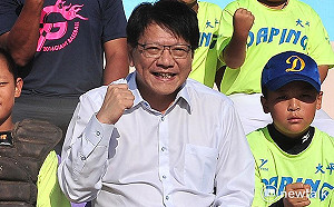 戰百里侯》拼命三郎拼連任 潘孟安急為屏東找出「路」