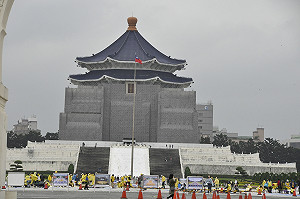 中正紀念堂轉型  鄭麗君 : 不會人格分裂追思威權統治者