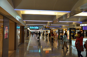 桃園機場公司踫到前朝皇牌大律師違約變沒事?