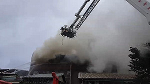 萬華艋舺大道民宅火警 四人嗆傷送醫