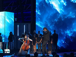 歐陽娜娜登NASA突破獎演出 亞洲第一人