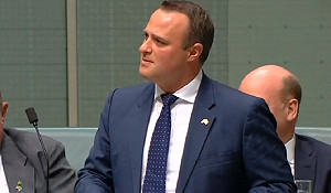 澳同婚立法前夕 同志議員國會浪漫求婚