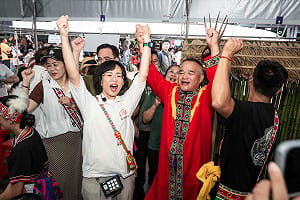 民眾齊喊「阿美族媳婦加油！」蘇巧慧出席原民活動 承諾預算翻倍、照顧族人生活與文化傳承