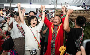 民眾齊喊「阿美族媳婦加油！」蘇巧慧出席原民活動 承諾預算翻倍、照顧族人生活與文化傳承