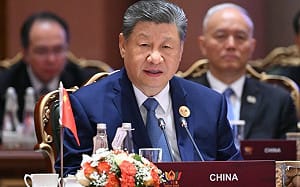 (影) 習近平出大狀況? 金磚峰會未出席晚宴、提早回國 莫迪忙問 :「你還好嗎」? 