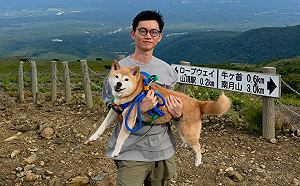視網膜旅居東京「愛犬遭誣賴梯廳亂尿」！發長文氣炸反擊：不接受這個指控