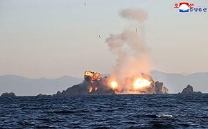北韓火星-11、600毫米火箭砲等聯合火力訓練  朴正天重掌大權後首秀
