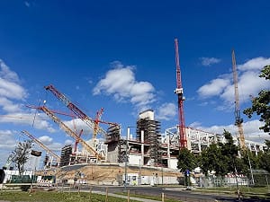 台積電德國廠封頂儀式　擇吉日、滿鏟土融入台灣習俗