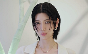 三吉彩花「罹患顏面神經麻痺」停工1個月！首露面最新近況曝光：還沒完全恢復