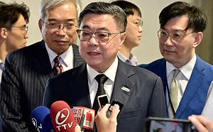 李洋出席亞運升旗險遭擋 卓揆說話了 