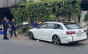 台南男拒檢衝撞警車！警開14槍制伏 車內搜出毒品