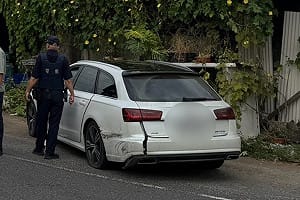 台南男遇警盤查駕車衝撞　警開14槍制止查獲毒品