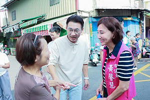 江啟臣西屯市場拜票人氣旺 藍營合體推動會展與傳統市集共榮