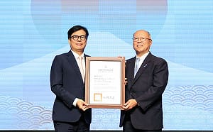 頒高雄榮譽市民歡送奧正史   陳其邁感謝三年深耕台日交流