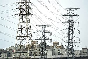 AI動能擴及供應鏈　8月產業用電創新高電力燈號續亮紅燈