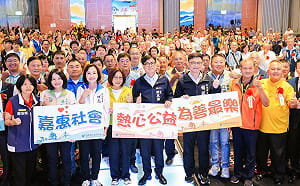 頒獎表揚績優宗教團體     陳其邁肯定攜手市府打造低碳永續高雄   