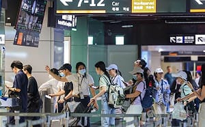 中秋教師節連假前夕爆人潮　高鐵籲保持上下車動線暢通