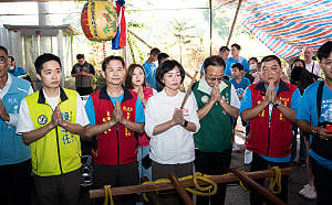 蘇巧慧出席新店十四張斯馨祠繞境 盼新北29區各自精彩