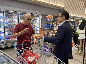 台南文旦新加坡超市上架試吃　黃偉哲到場推廣