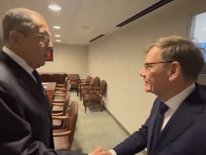俄烏戰後首破冰 德俄外長聯大閉門交鋒糧食走廊與無人機威脅 