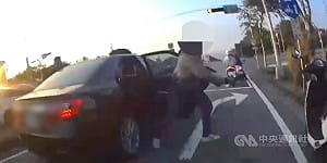 台中移工駕車拒檢警破窗 4乘客逃逸