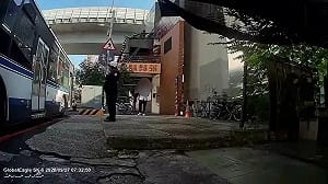 男子陳屍公車3日竟無人發現！粗心司機遭停職 新店客運：全面消毒、科儀祈福