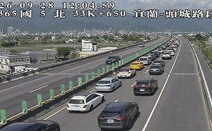 國5紫爆時速僅19K！中秋連假收假北返大癱瘓 國道疏導管制措施一次看