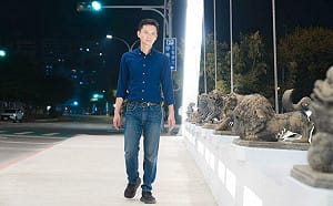 翰林橋告別鏽蝕斑駁！鄭朝方完成改善 15對銅獅夜間亮相