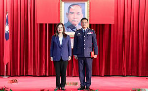 海巡與海軍本是一家！海巡第3位副署長原聖華中將履新 