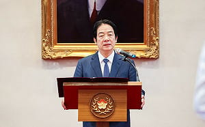 海軍副參謀長原聖華調任海巡署副署長 賴清德：國軍、海巡要共享海域情資