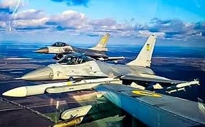 (影) 4架烏軍F-16聯合攻擊俄機場！ 維修問題大 半數戰機年底前恐難再戰鬥
