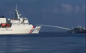 （影）東沙海域雲林艦水砲出擊越境中國漁船　王定宇：稅金花在這裡，爽！