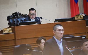 天外天掩埋場大火燒出管理漏洞！童子瑋重批市府別再甩鍋推責任