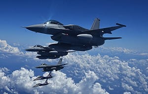俯瞰太平洋濱　首批2架F-16V blk70返台空拍照公開