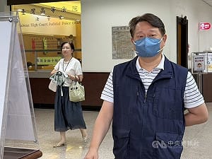 邱烽堯父子涉圖利案上訴三審 高院訊問境管