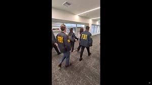 (影) 監控賴清德兒子 張婉瑩真是女間諜？ 網：與方芳都來自北京「這學校」.....