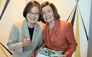 再次重逢！ 裴洛西見剛到加州蔡英文 盛讚蔡是「民主的鬥士」