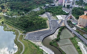 國慶連假走訪高雄果嶺自然公園 雙湖停車場助攻順暢入園
