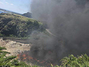 (影)國慶連假首日就出事！綠島垃圾俺埋場大火連燒10小時 畫面曝光