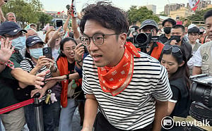  (影)沈伯洋首場車掃再掀「台北大洋流」 支持者太熱情捨不得他離開