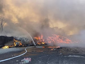 苗栗苑裡垃圾場火警　燃燒約4000平方公尺