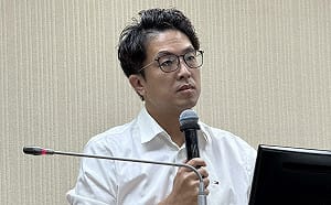 連假後第1天就要國防專報  沈伯洋抱怨：犧牲幕僚休假、應改排週二三