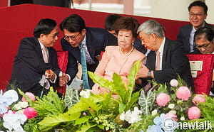黃國昌控遭沈伯洋「大呼小叫」！陳水扁神回酸爆 網笑翻：真戰神出手了