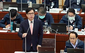 推動高雄第二國際機場規劃　 陳其邁：完善南部航空運輸布局  