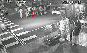 路口未減速撞上國小姊弟！6歲童卡車底 10路人抬車救人畫面曝