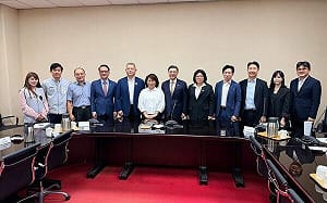 黃敏惠赴政院談嘉義交通! 卓榮泰允助BRT接駁量能、協商輕軌經費