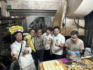 陳亭妃偕議員候選人走訪新營鹽水市場　承諾長者福利逐年補足邁向六都第一