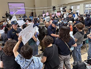 南投焚化爐環評範疇會議　農民抗議打破桌判刑2月