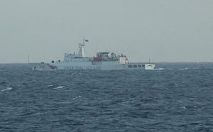 中國海警船侵擾東沙海域4艦艇對峙！海巡署強制驅離譴責中方假執法真擴權