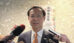 長者有條件免健保費三讀  石崇良憂：絕非健康平權
